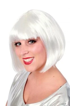 Bobline Pruik Wit Sensation Kort Model