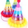Feesthoedjes Karton Met Pompons, Opdruk 'Happy Birthday'